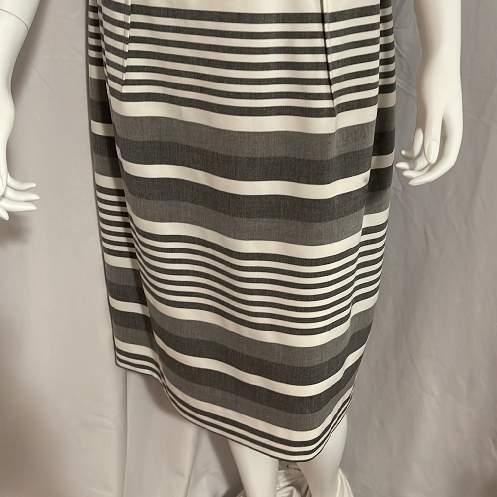 Calvin Klein beautiful dress worn one time /dry cleaned . - Picture 4 of 15